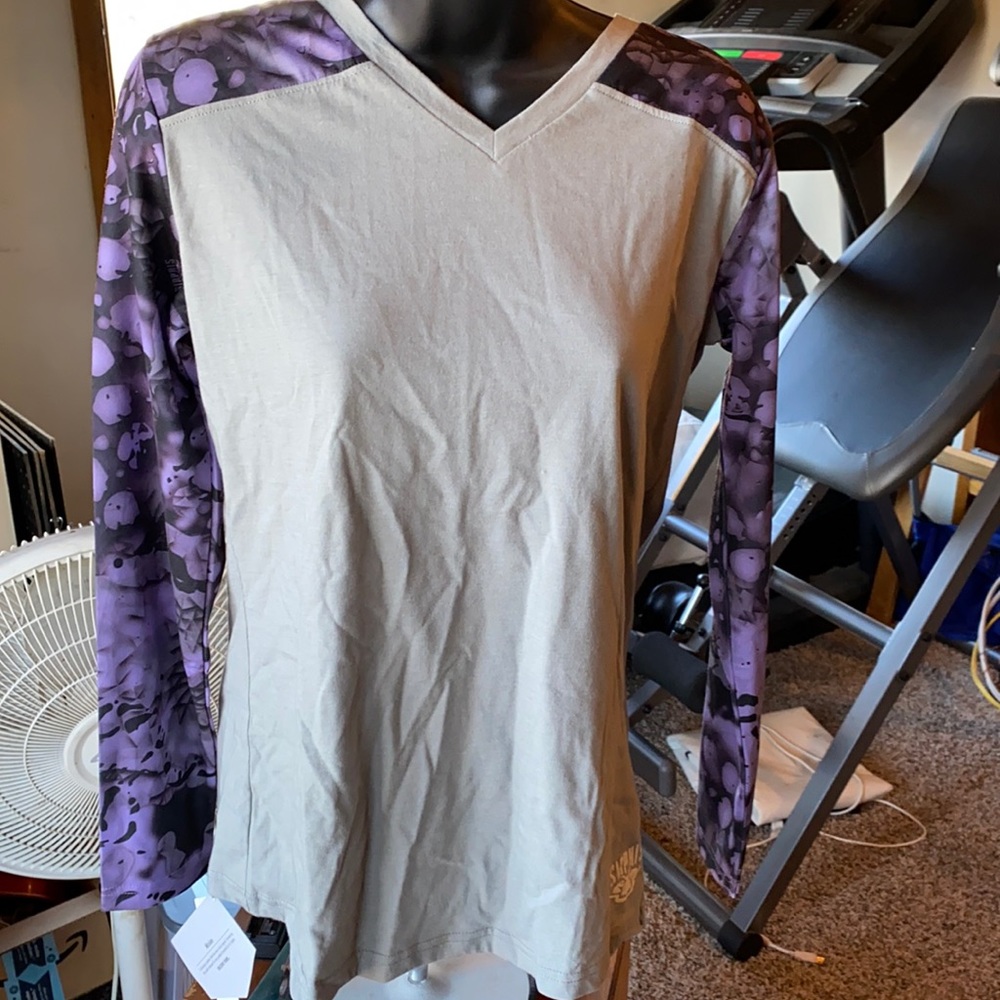 Sirphis long sleeved tee NWT